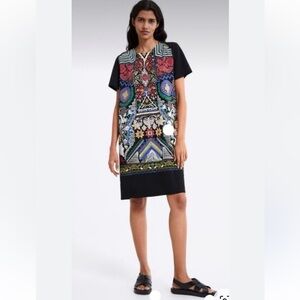 Zara • graphic print shift dress